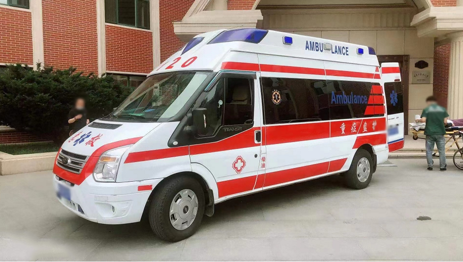 通道重症监护救护车